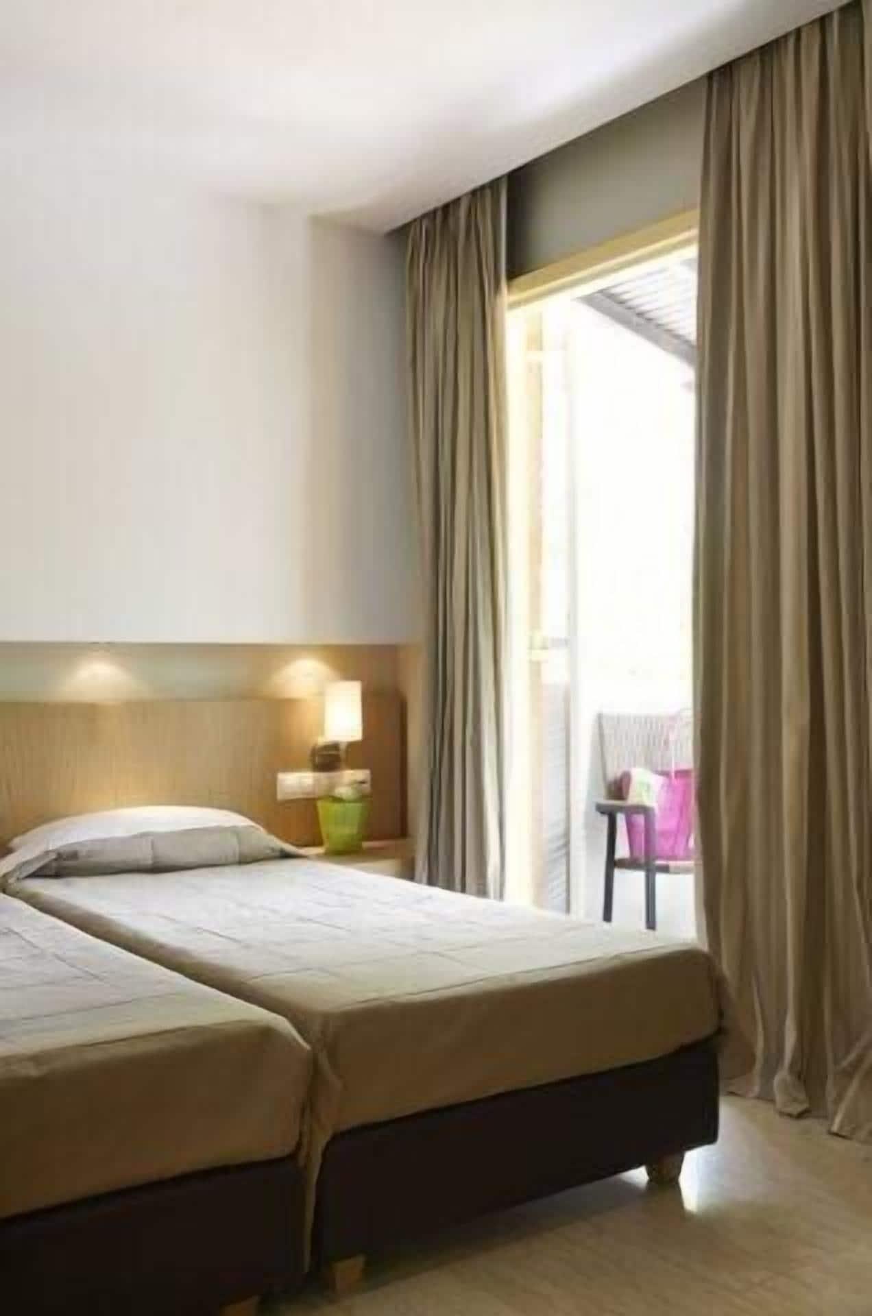 Astoria Hotel Troulos Luaran gambar